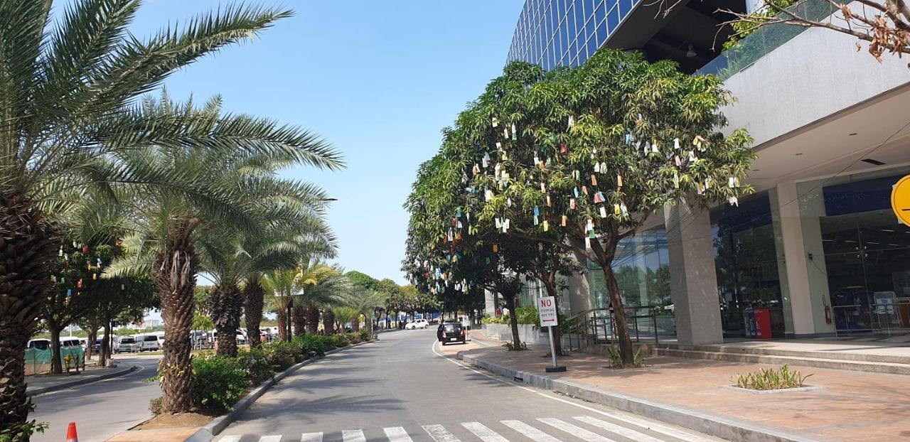 Mactan Newtown Condo With Garden And Ocean View 8Newtown Blvd Isla de Mactán Exterior foto