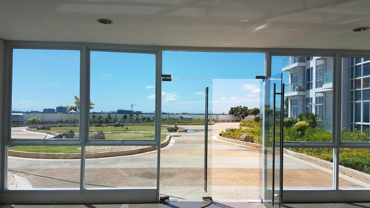 Mactan Newtown Condo With Garden And Ocean View 8Newtown Blvd Isla de Mactán Exterior foto